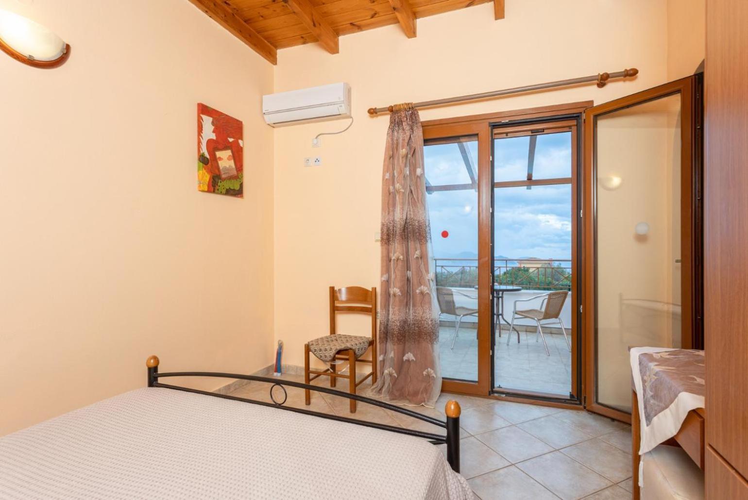 Villa Yeraki Dhrapanitika Luaran gambar
